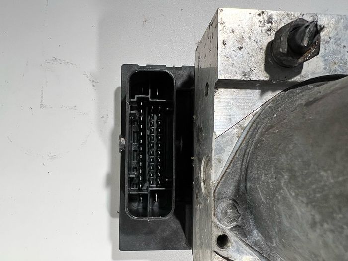 Audi A4 B8 A5 ABS Pump and Controller 8K0907379P 8K0614517BB