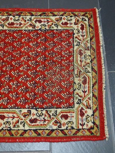 Superb P.ersian Sarough Rug 2.75m x 0.8m (H)
