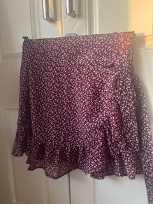 Hollister mini skirt