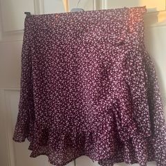 Hollister mini skirt
