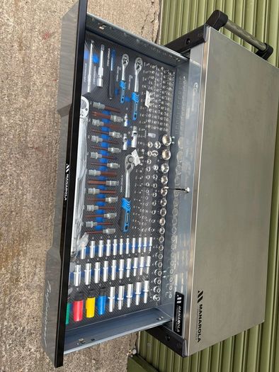 Manarola 12 Drawer Tool Box Fully Loaded With Tools