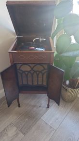 Meritone Gramophone