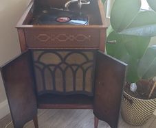 Meritone Gramophone