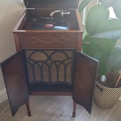 Meritone Gramophone