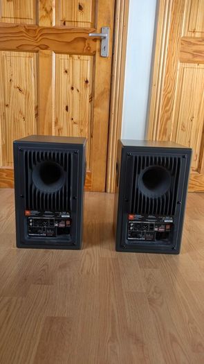JBL LSR4326P Studio Speakers