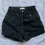 Black mom jean shorts Image 2