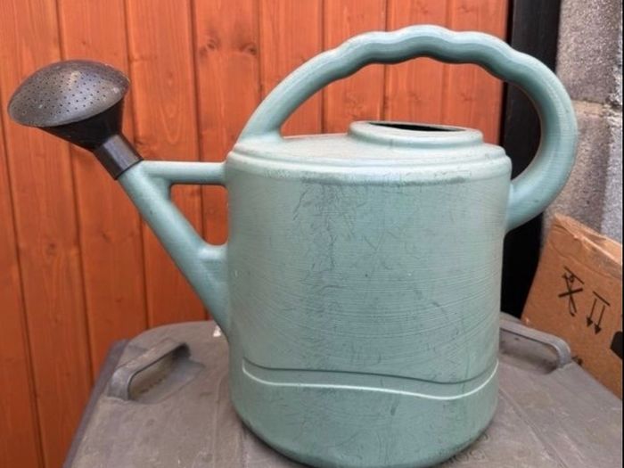 Garden Items - Watering Can / Hose / Wellies/ Strimmers x2