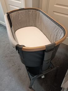 Maxi Cosi Iora next to me Crib/Cott
