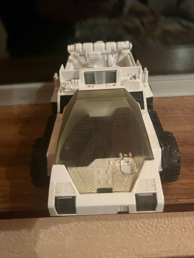 Action force snow cat
