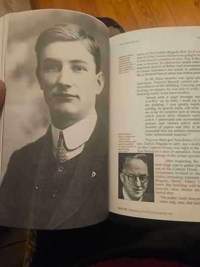 May 25 Burning Of The Custom House 1921. By Liz Gillis. Signed First Edition Paperback In Good Condition.  See Photos For Same.