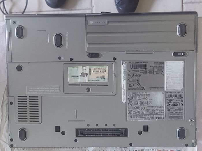 Vintage DELL Lastitude, Model D620, Intel CPU T2400, 1.83GHz, 2.5GB Ram, Windows 7 Professional, 32bit, Opera, Firefox and Chrome, in excellent condition