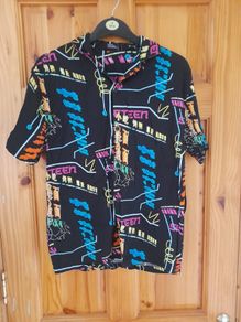 mans shirt pull and bear size small