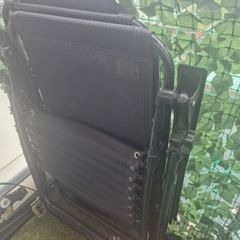 2 lounger chairs
