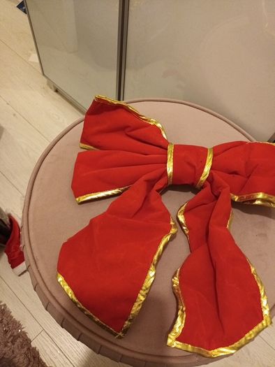 Large padded christmas bow