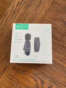 Wireless digital microphone