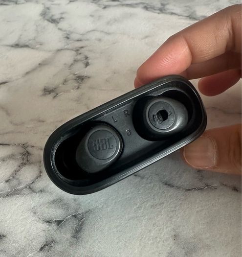 earphones