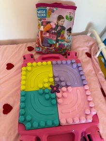 Megabloks table and bricks