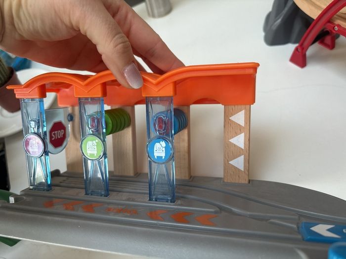 Brio Smart Tech Original Washing Station with BRIO Smart Tech ST-217 - Blue & Silver Streamlined Express Train