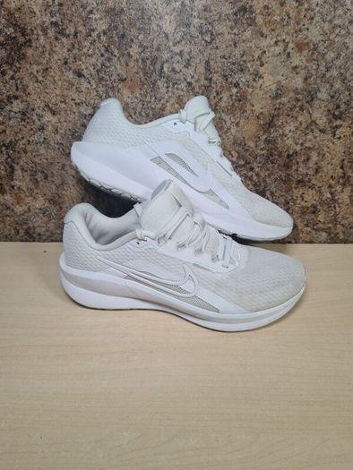 womens NIKE downshifter 13 trainers runners white Size UK 6 EU 40