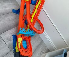 Hot wheels racing track