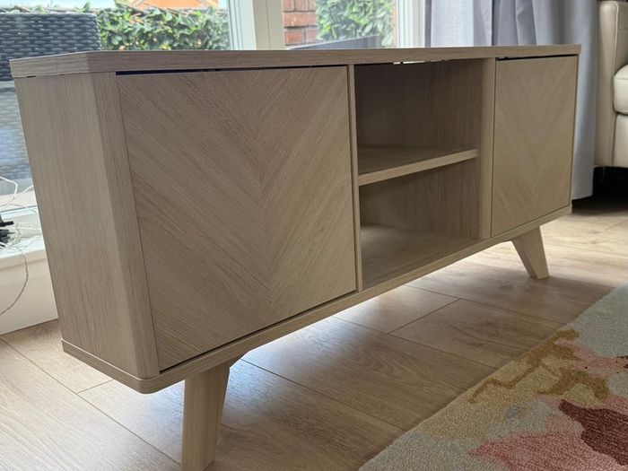 Corner TV Unit