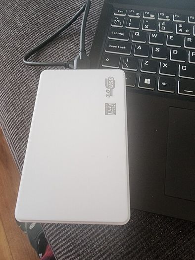 1TB External Hard Drive USB 3.0 Like New Barely Used