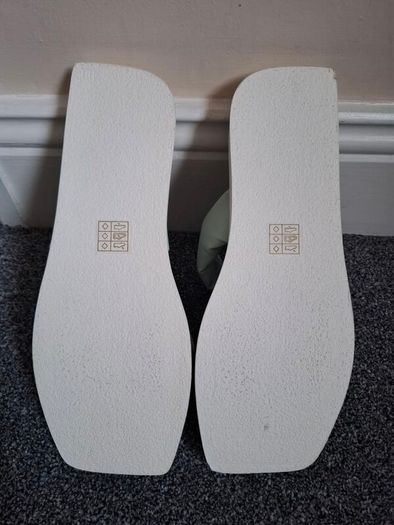 Brand new Betsy sliders