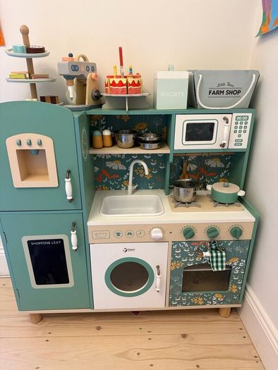 Play kitchen
