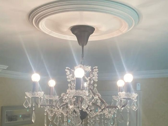 Ceiling chandelier