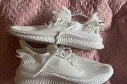 Brand new Ultra light white runners size UK8 EU42 Postage included