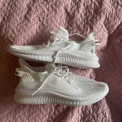 Brand new Ultra light white runners size UK8 EU42 Postage included