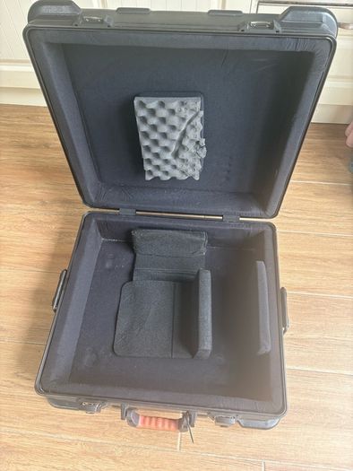 Allen & Heath QU-16 with case