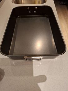 Large oven tray with rack 44cm X 30cm X 7.5cm