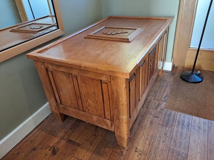 American oak chest with oakleaf carving