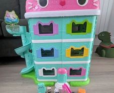 Gabby's Purrfect Dollhouse with Figures & Accessories - Excellent Condition