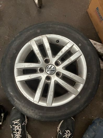 Golf 16 inch alloys