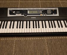 Yamaha portable piano keyboard YPT-210