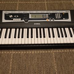 Yamaha portable piano keyboard YPT-210