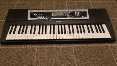 Yamaha portable piano keyboard YPT-210