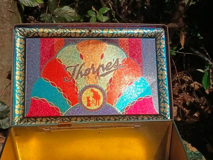 Vintage Thorne'sToffee Tin