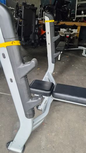 nautilus commercial gym benchs cost 1800e