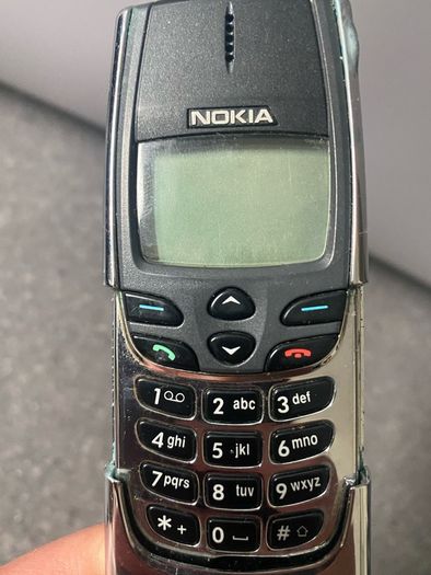 Nokia 8810