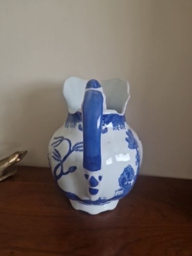 oriental jug