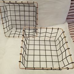 Wire storage baskets x 2