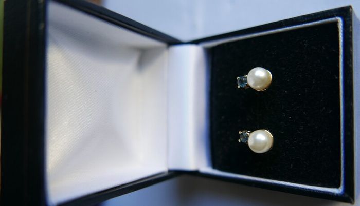 Vintage Pearl & Topaz Stud Earrings in 9ct Yellow Gold Plated