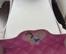 Toddler bed