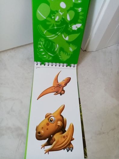 Design your own Dinosaur Sketchbook