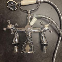 Traditional bath/shower mixer tap