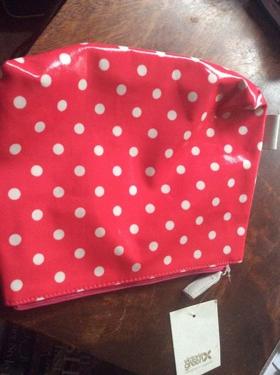 Victoria Green make up bag