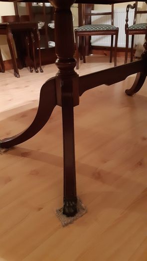 Dining room table
